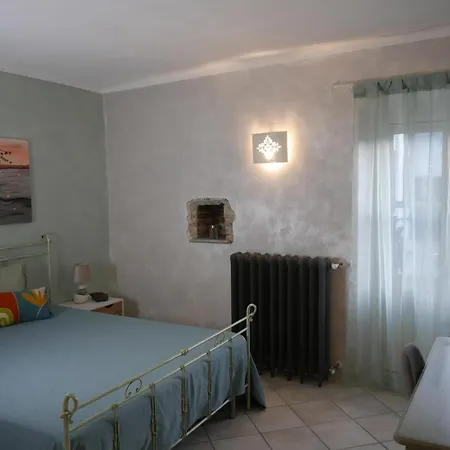Ferienhaus Salita Al Borgo Casa In Corte Privata Verzuolo