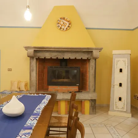 Hébergement de vacances Salita Al Borgo Casa In Corte Privata Verzuolo