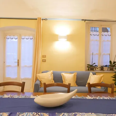 Salita Al Borgo Casa In Corte Privata Feriehus